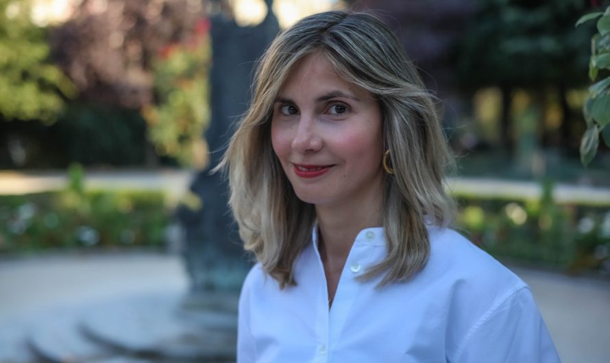 ENTREVISTA A PAULA KLEIN, DOCTORA EN LITERATURA COMPARADA Y AUTORA DE ‘EL AMOR INVENTADO’